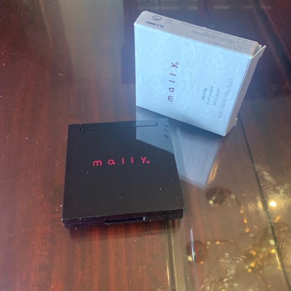 Mally Beauty Mix It up blush palette - Picture 3 of 6